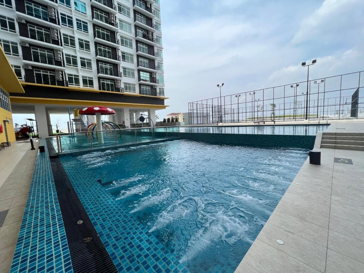 Apartamento New!! Loving Night Novo 2Br 4-9Pax I Jonker I Netflix I Family Malacca Exterior foto